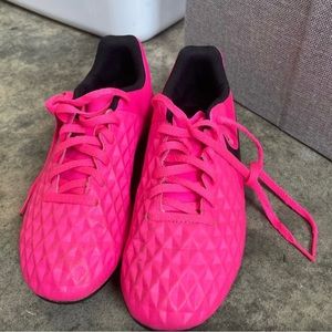Girls Soccer Cleats – Nike Tiempo